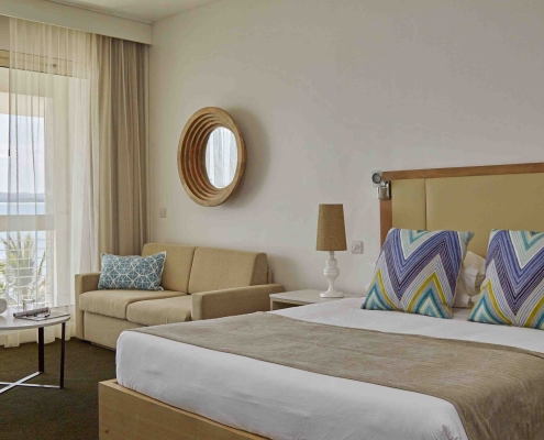 Hotel Slipway full-size bed